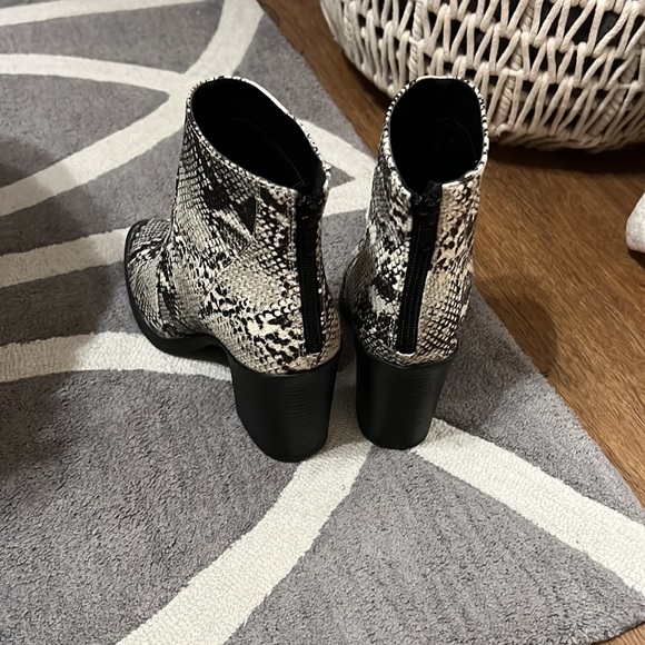 Size 6 faux snake skin booties - Picture 2 of 2